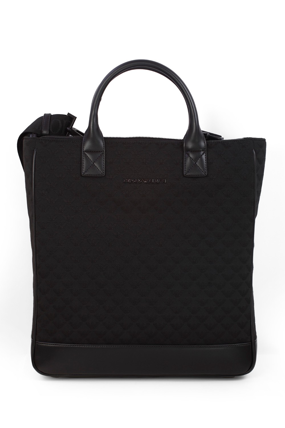 shop EMPORIO ARMANI  Borsa: Emporio Armani tote bag in nylon jacquard eagle all over
Tote bag con doppio manico e pratica tracolla a nastro logata removibile. 
Composizione 52% Poliestere 48% Cotone.
Dimensioni: 38 x 35 x 10 cm.
Nylon jacquard.
Aquila all over.
Logo in metallo.
Doppio manico rigido.
Tracolla removibile.
Fabbricato in Cina.. Y4N134 Y022V-81336 number 9647491